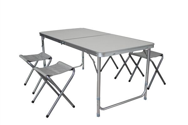  Camping Set mit 4 Hockern