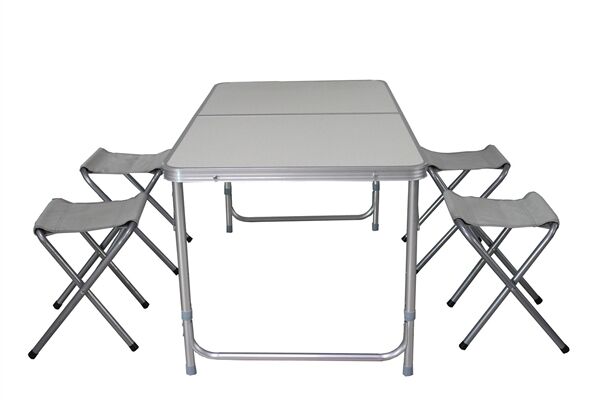  Camping Set mit 4 Hockern