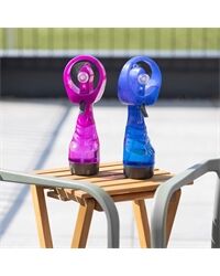Handventilator mit Wassersprühfunktion